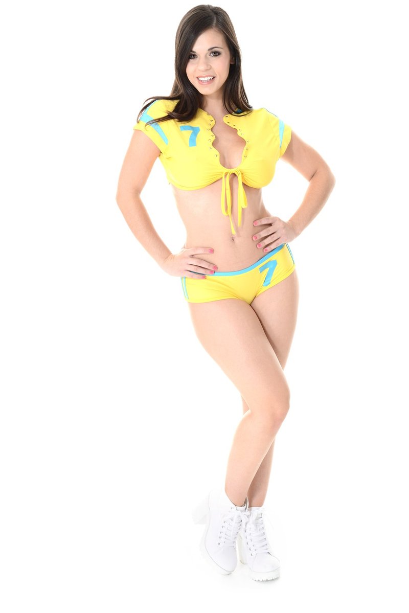 Инна, 22 года, 3 размер груди